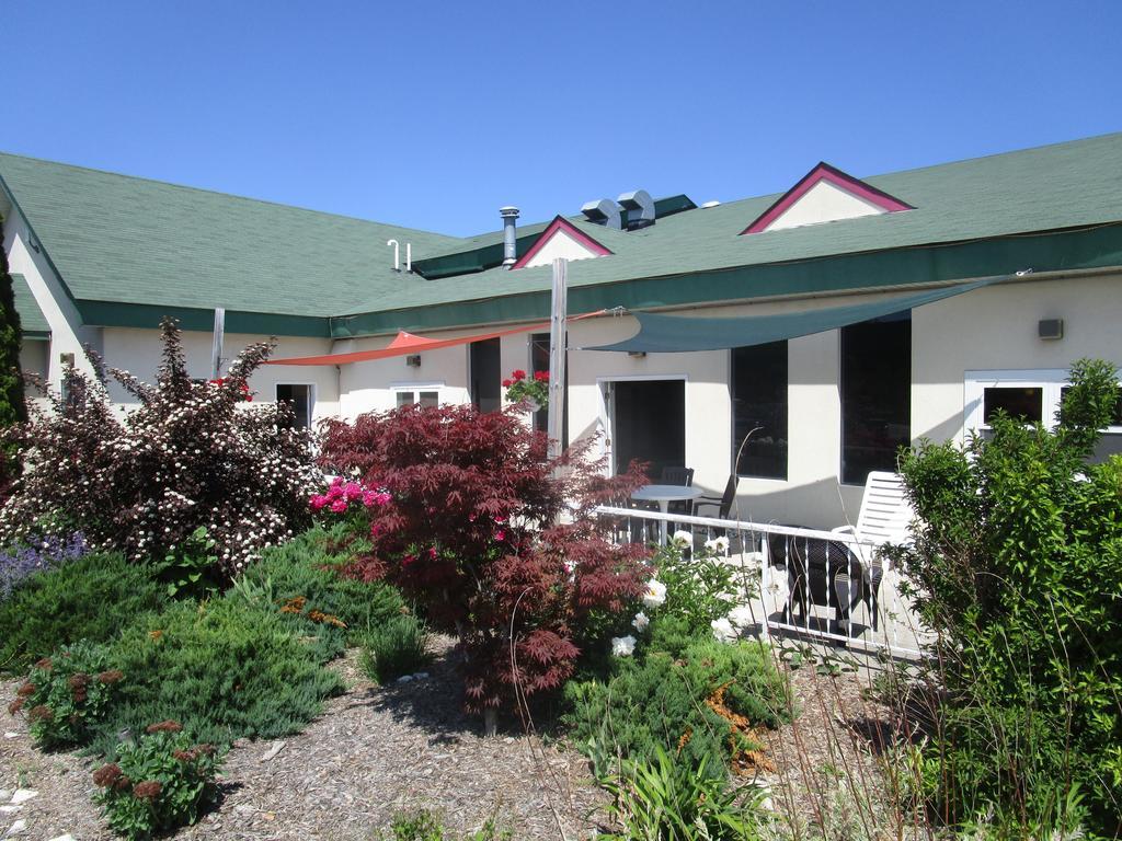 Voyager Inn Saint Ignace Exterior photo